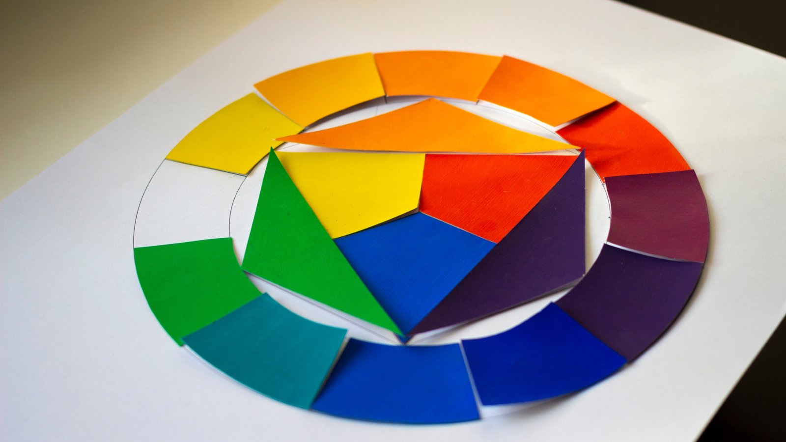 Learn how to use color theory in web design to create visually striking, user-friendly websites. Discover the psychology of color and crafting perfect palettes.